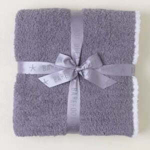 •NWT• Barefoot Dreams Blanket